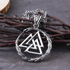 Wikinger kette mit valknut und drachenkreis von vorne
