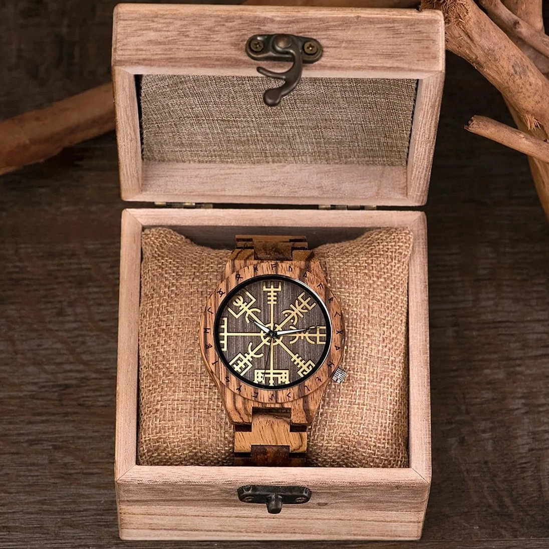 Wikinger Holzuhr mit Vegvisir in original Holz Geschenkbox