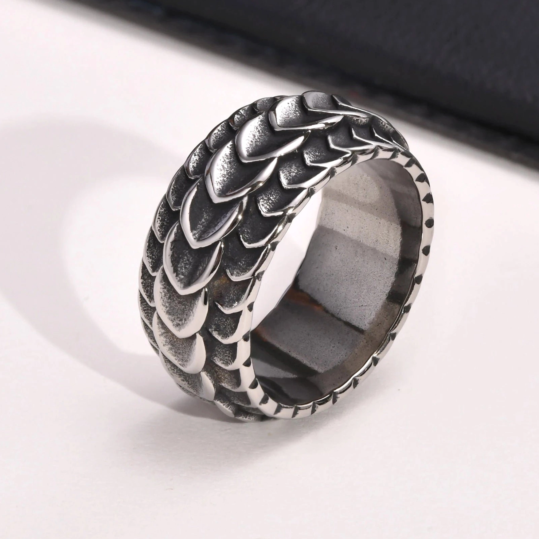 Wikinger Jormungandr Ring mit Drachenschuppen Muster aus Titanstahl für Herren