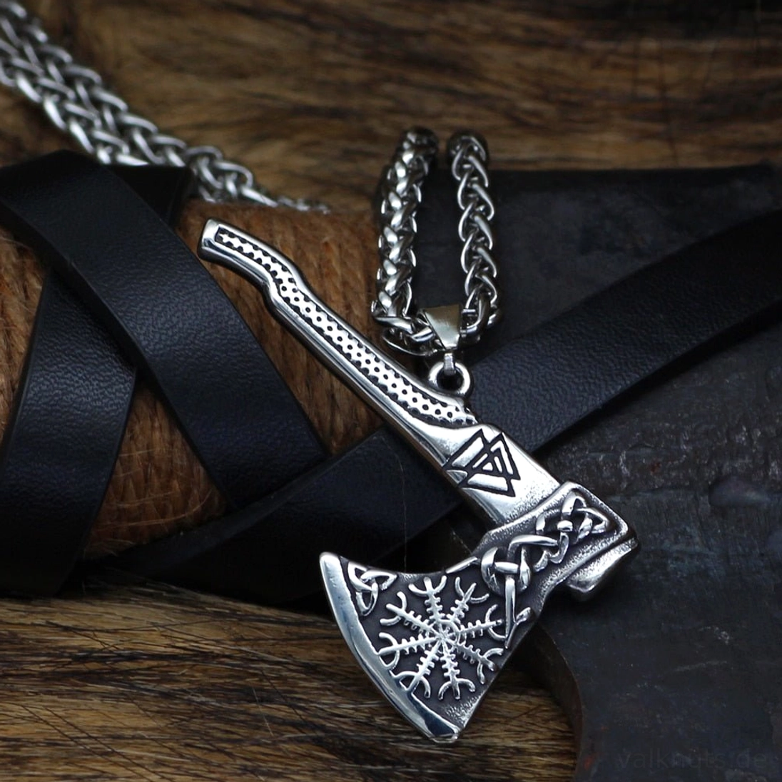 Wikinger kette mit axt anhaenger und nordischen symbolen aus edelstahl