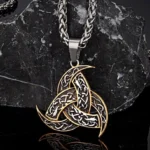 Wikinger Kette mit Keltic Trinity Knot Amulett, silberne Variante, Detailansicht des Wikinger Anhänger