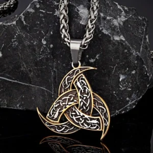 Wikinger Kette mit Keltic Trinity Knot Amulett, silberne Variante, Detailansicht des Wikinger Anhänger