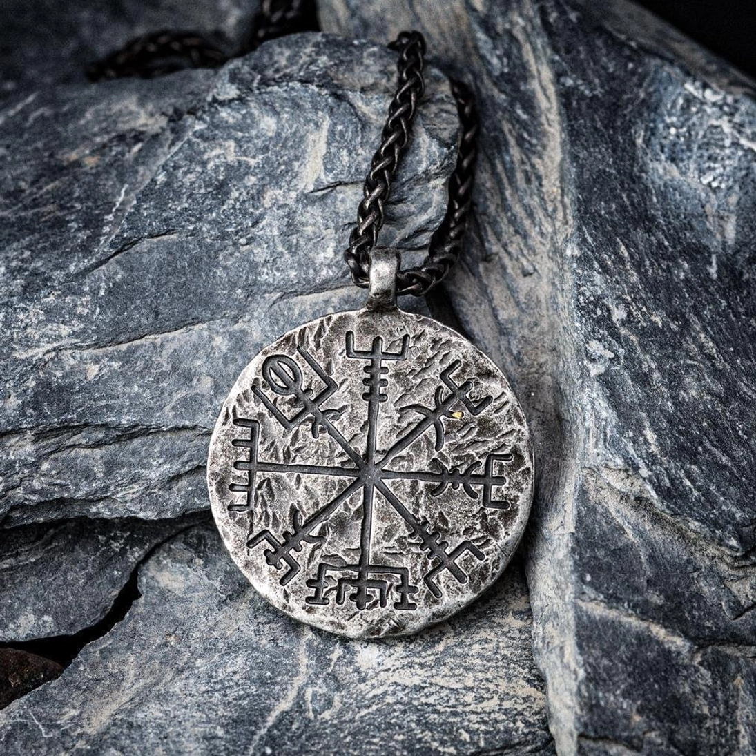 Wikinger Kette mit Vegvisir Anhänger, antik finish Runenkompass aus Edelstahl