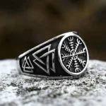 Wikinger Ring Aegishjalmur aus Edelstahl mit Helm der Angst Symbol
