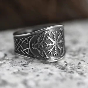 Wikinger Ring Aegishjalmur mit Odins Raben Huginn und Muninn aus 316L Edelstahl