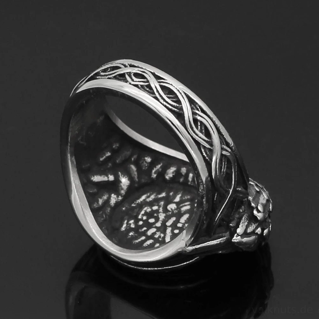 Seitansicht des Wikinger Rings mit traditioneller Wikinger Knotenverzierung