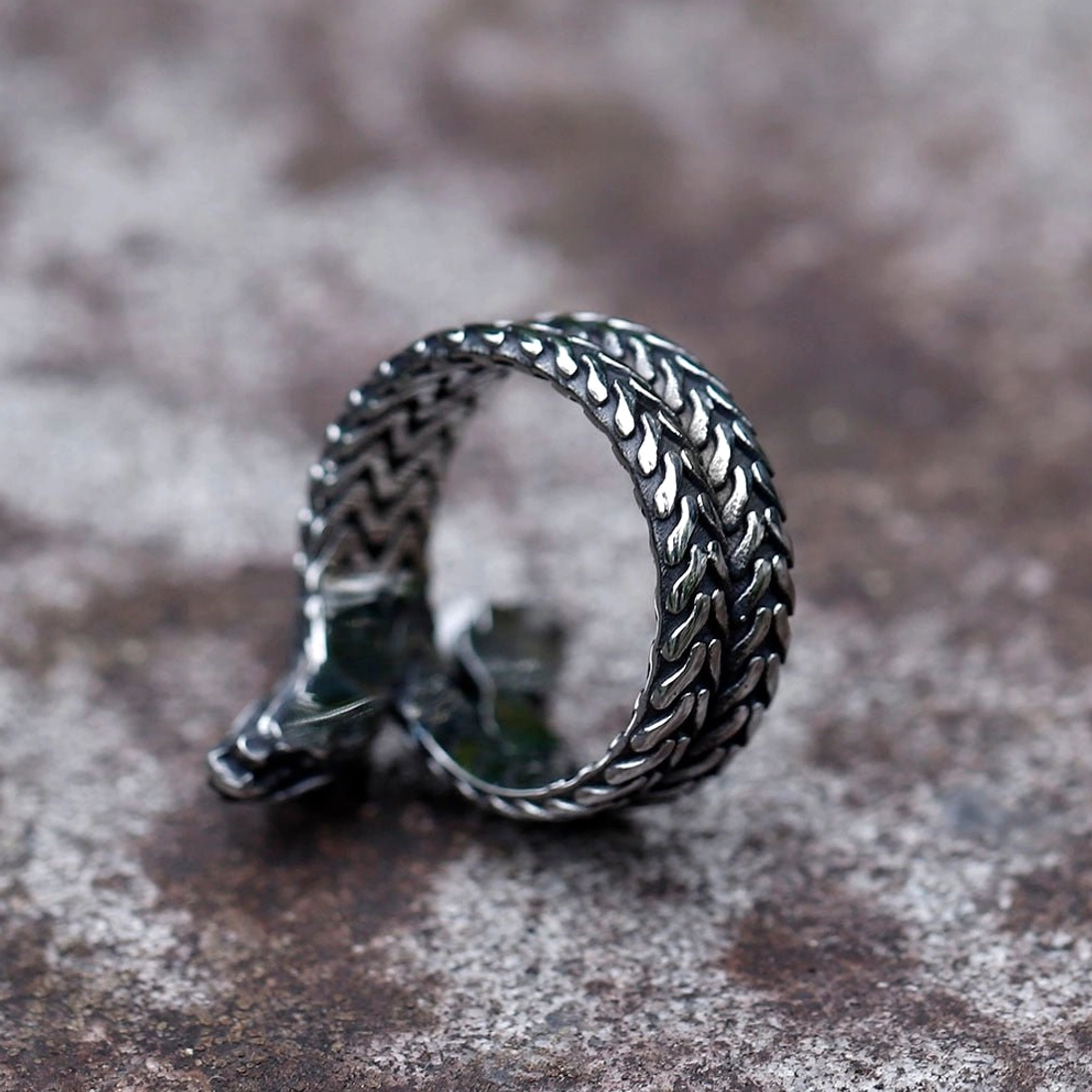 Wikinger Ring Jormungandr - Ansicht der Schuppen Gravur