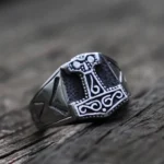 Wikinger Ring mit Mjölnir Thorhammer und Runen aus rostfreiem Edelstahl
