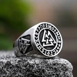 Wikinger Ring aus Sterlingsilber mit handgraviertem Valknut Symbol und Runenkreis, Wikinger Amulett