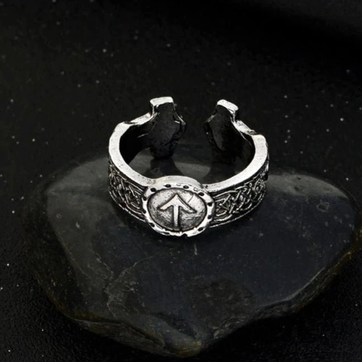 Wikinger Ring Tiwaz Rune in Antik Bronze mit keltischer Gravur