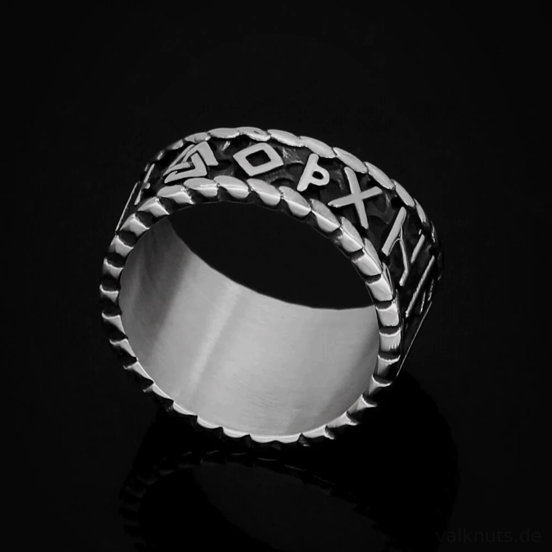 Seitenansicht Wikinger Ring Odins Knot mit Flechtmuster Rand