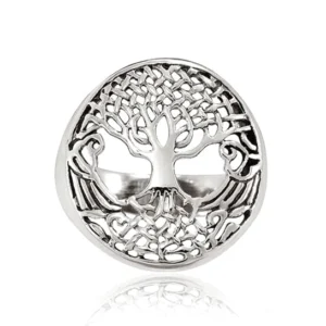Nahaufnahme Wikinger Ring Yggdrasil mit Detaildarstellung des Lebensbaum Musters