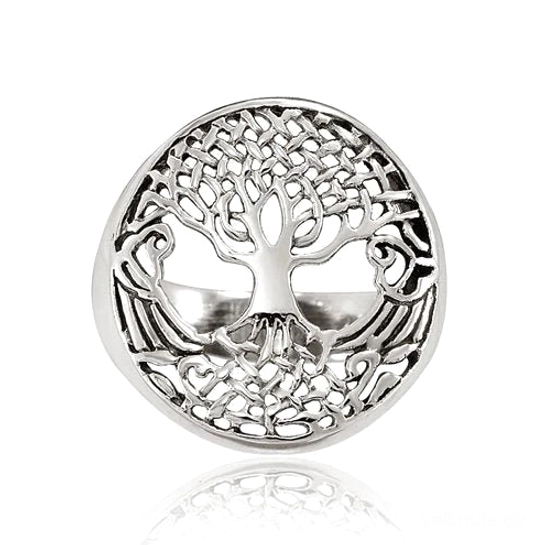 Nahaufnahme Wikinger Ring Yggdrasil mit Detaildarstellung des Lebensbaum Musters