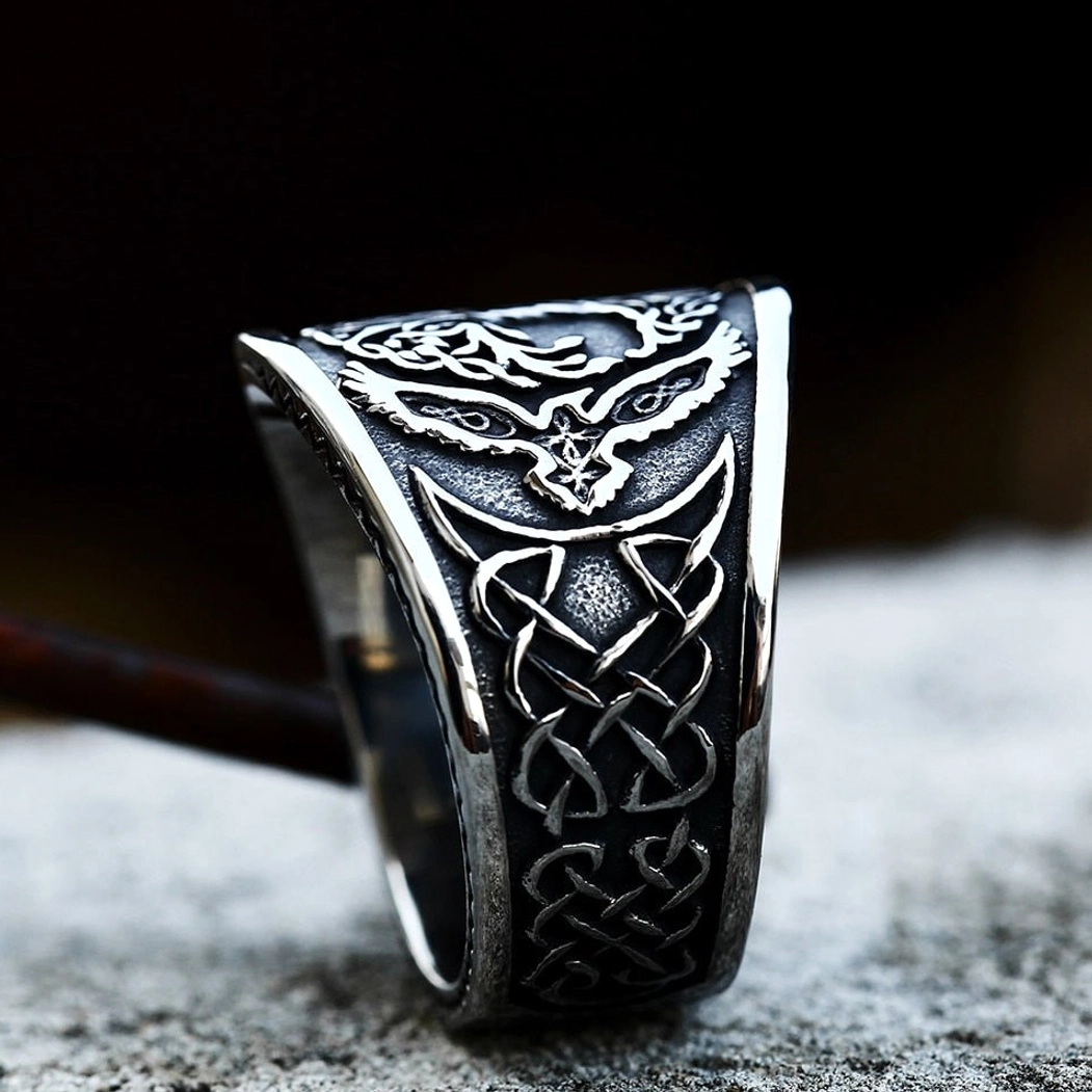 Wikinger Ring Yggdrasil von der Seite, authentisches nordisches Schmuckstück, Wikinger Ring