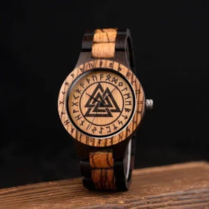 Wikinger Uhr Holzuhr mit Valknut Symbol und Runen Inschriften aus Walnussholz