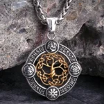 Yggdrasil Kette goldverziert mit Weltbaum und Wikinger Runen Symbolen aus Edelstahl