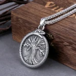 Yggdrasil Kette mit Jörmungandr Kreis Wikinger Halskette Nahaufnahme