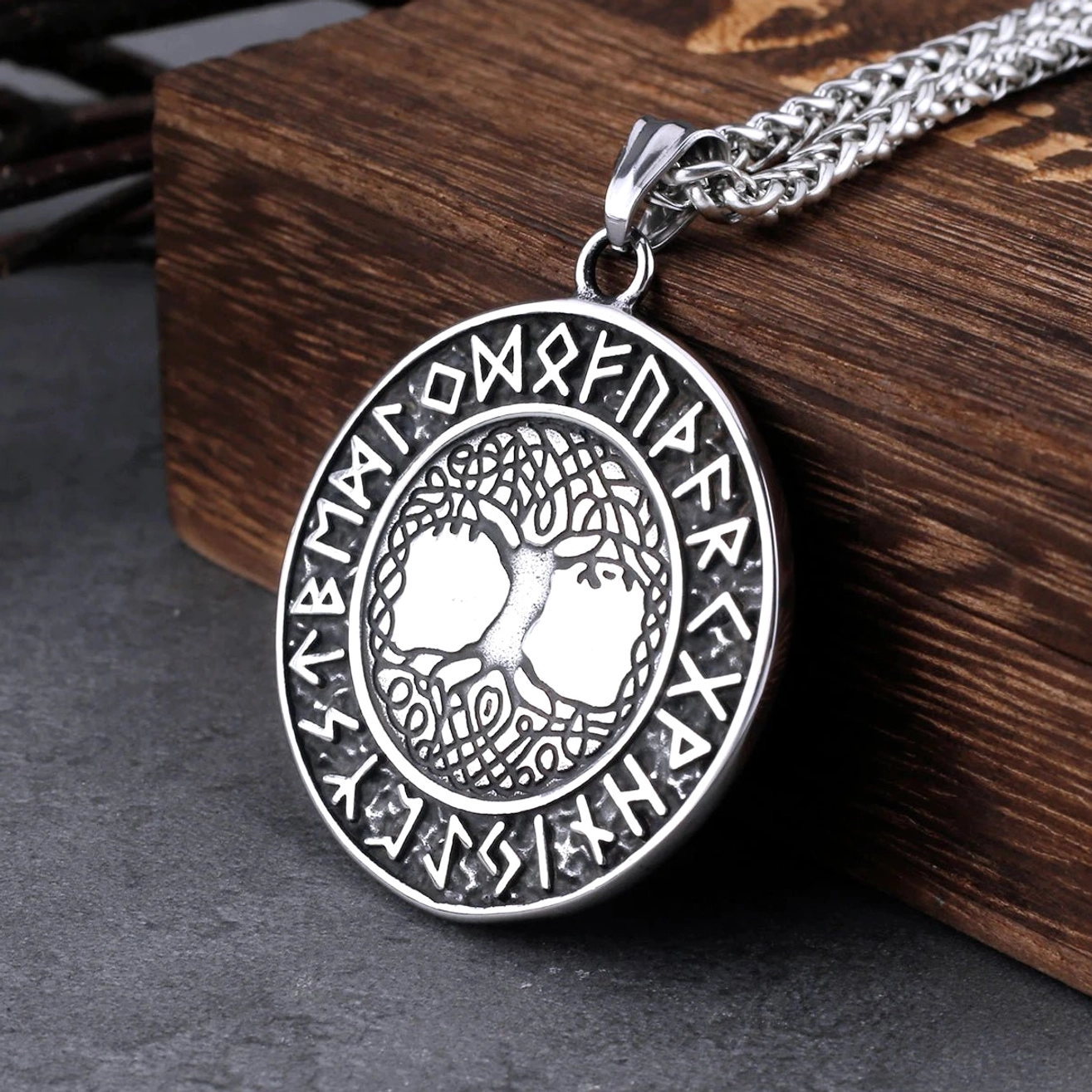 Yggdrasil Kette Wikinger Lebensbaum Anhänger aus Edelstahl mit Runen